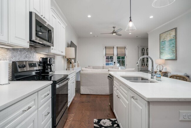 Building Photo - Beautiful 3 Bed 3.5 Bath Available Fall 2026! Move in Possible Prior to August!