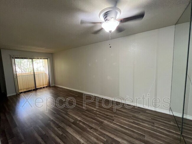 Building Photo - 2821 Los Felices Cir W