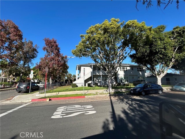 Building Photo - 966 Holly St