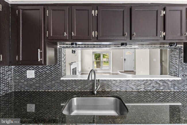 Building Photo - 7302 Rokeby Dr