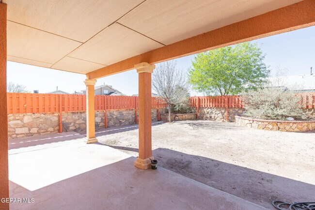 Building Photo - 749 Linda Johnson Ave