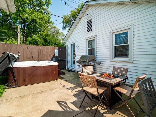 Building Photo - 122 Overlook Rd