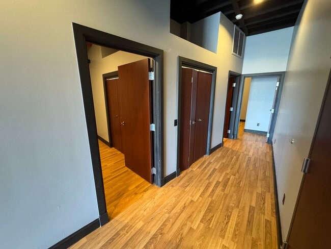 Building Photo - Beautiful Loft in Downtown Springfield