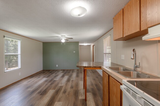 Building Photo - 37 C Riverside Ln