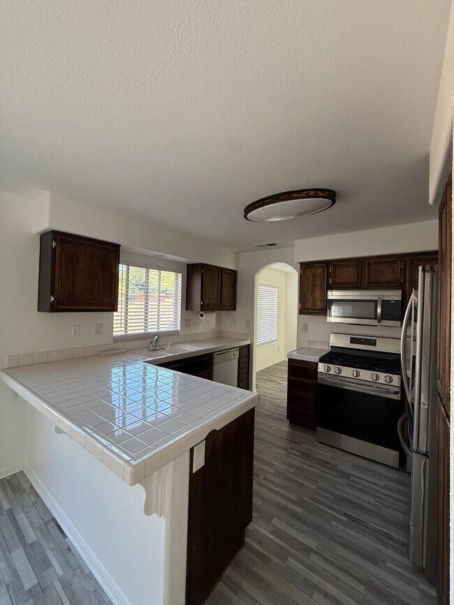 Building Photo - Spacious Beautiful Home with Private Patio