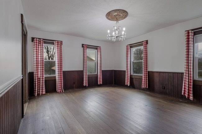 Building Photo - 329 Grayson St