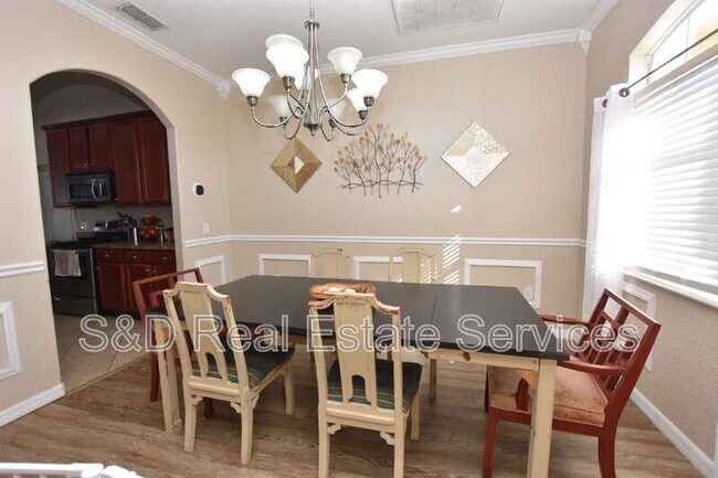 Building Photo - 7061 Heatherbrook Dr