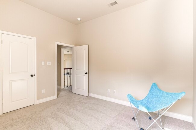 Building Photo - 28707 Hemlock Red Ct