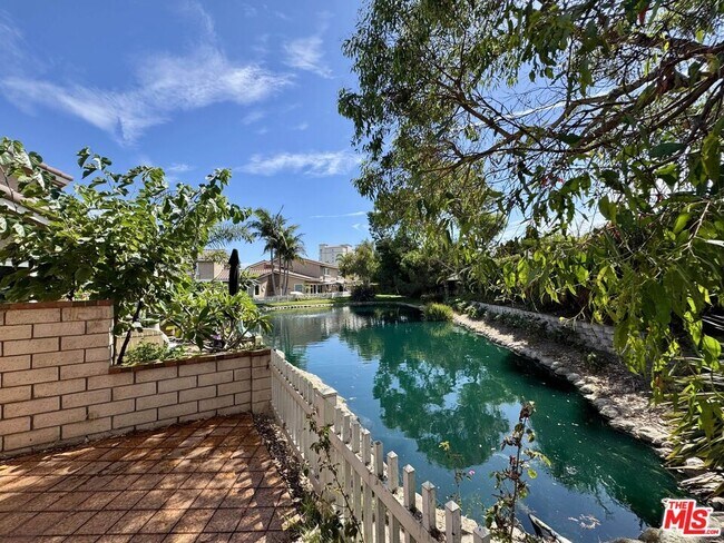 Building Photo - 7756 Sailboat Cir