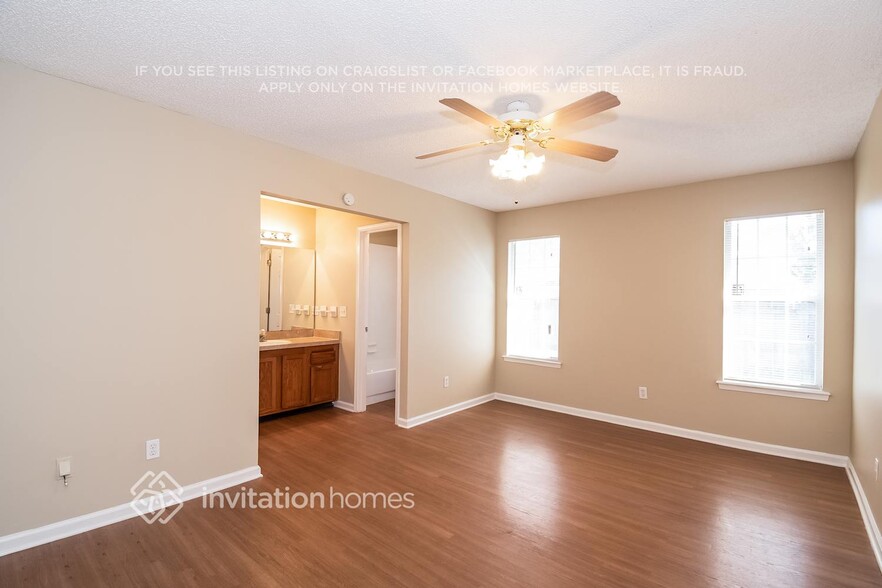 Building Photo - 7761 Pikes Peak Dr