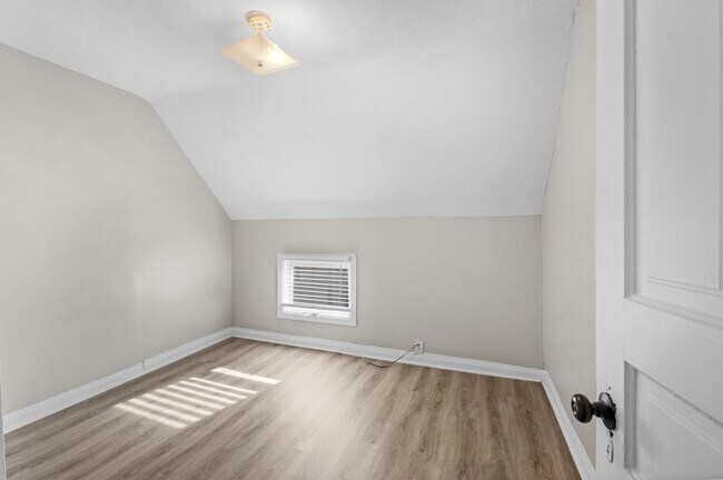 Building Photo - 1236 Underwood Ave SE