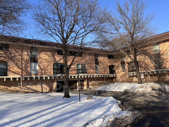 Building Photo - 4253 W Rivers Edge Cir