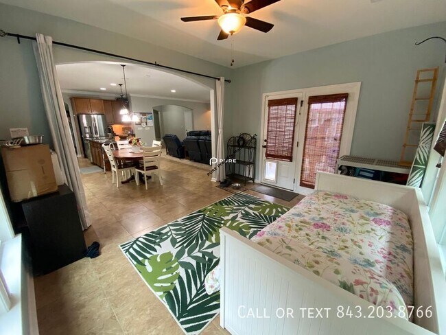Building Photo - 1944 Wild Indigo Way