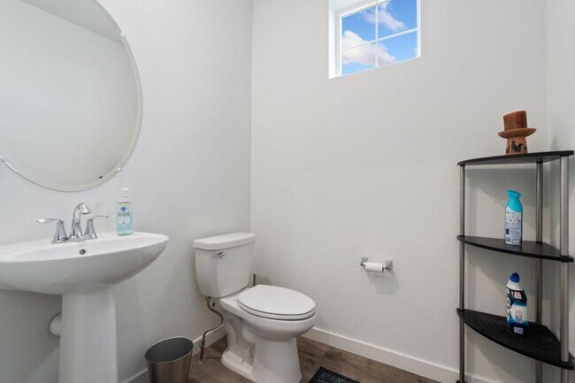 Building Photo - 5446 Second Ave