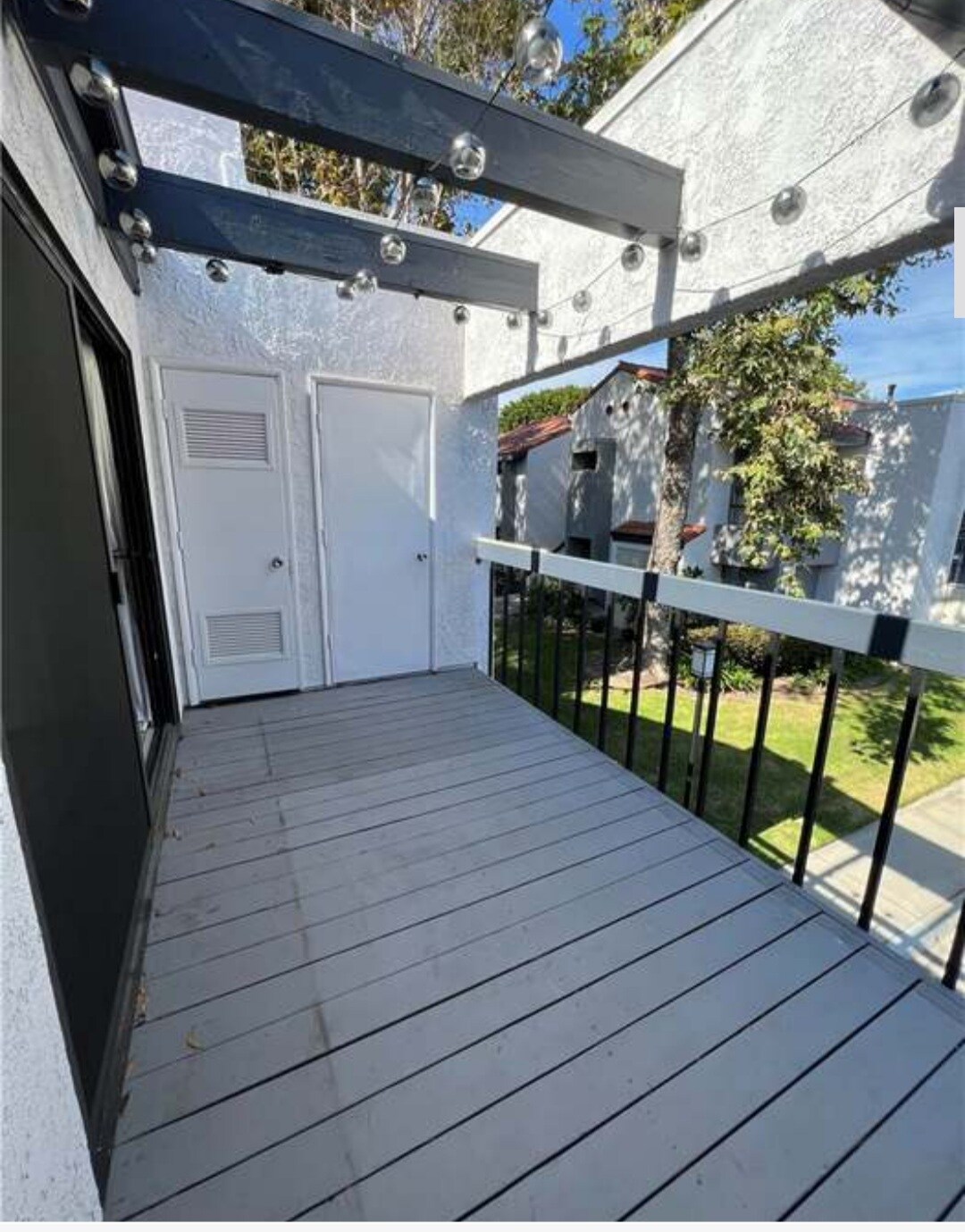 Building Photo - 2323 Huntington St