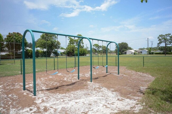 Building Photo - 122 Sherwood Cir