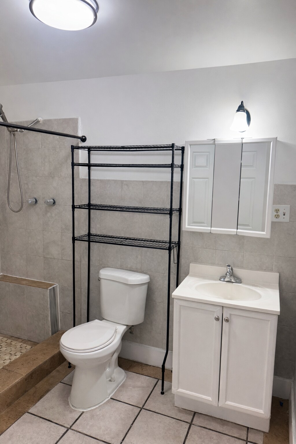 Building Photo - 12981 Branford St