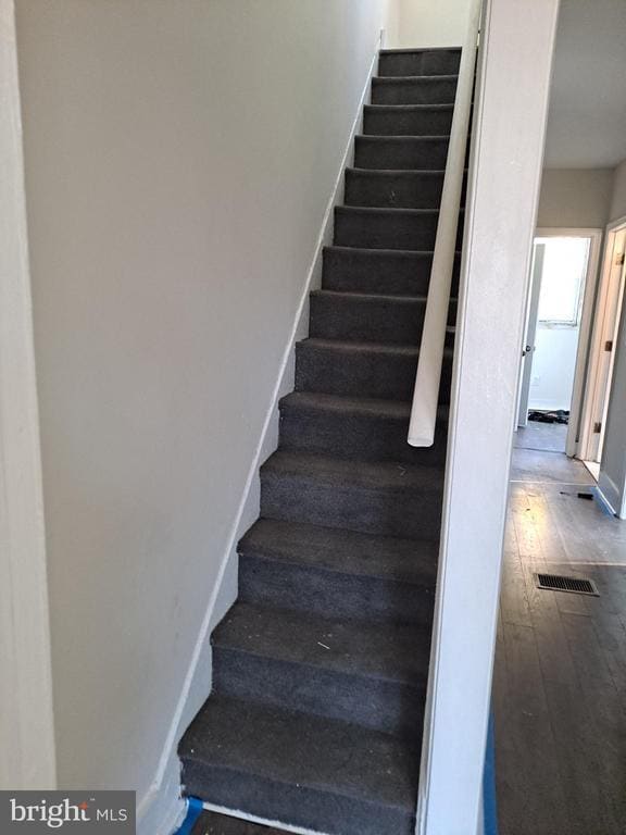 Building Photo - 1100 Green St