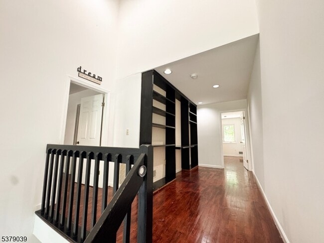 Building Photo - 15 Averell Dr