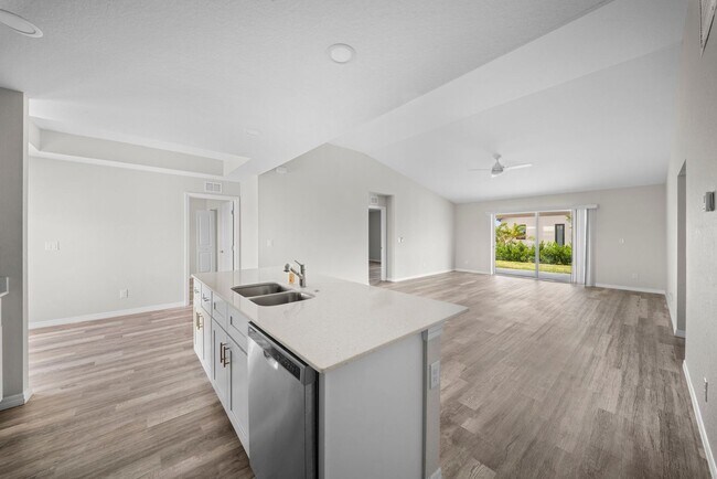 Building Photo - 202 NW 25th Pl
