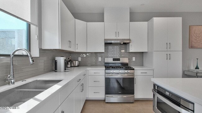 Building Photo - 3233 N 70th St