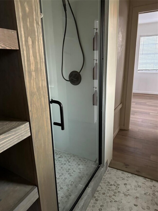 Building Photo - 161 Alexander Dr