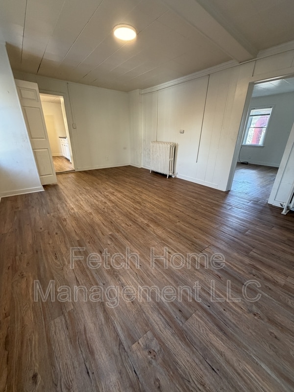 Building Photo - 233 S 4th St