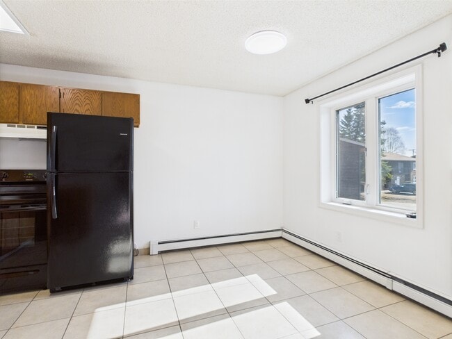 Building Photo - 614 Ouida Way