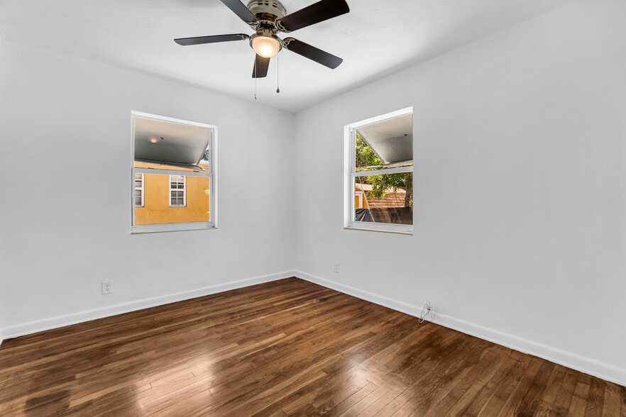 Building Photo - 434 49th St