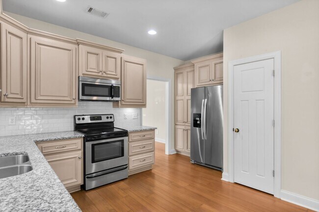 Building Photo - 948 Starr Ct