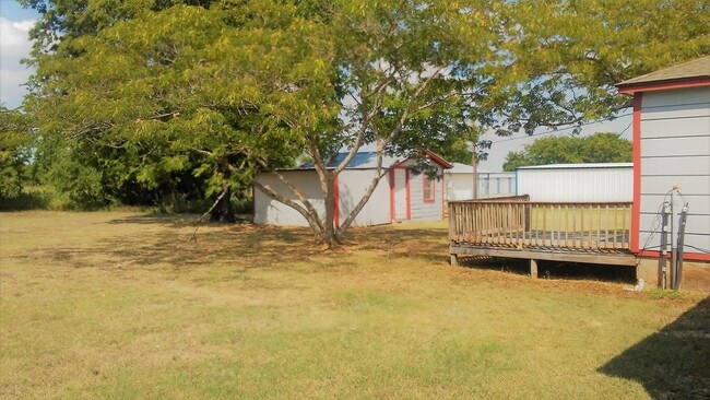 Building Photo - 15585 TX-36