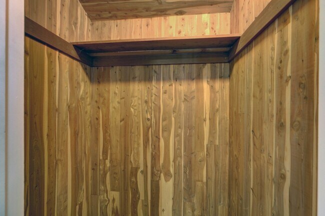 Building Photo - 1644 N 73rd Ct