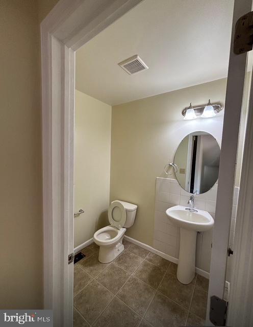 Building Photo - 6459 Creekbend Dr