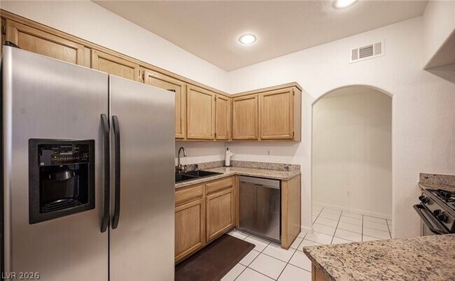 Building Photo - 6480 Annie Oakley Dr