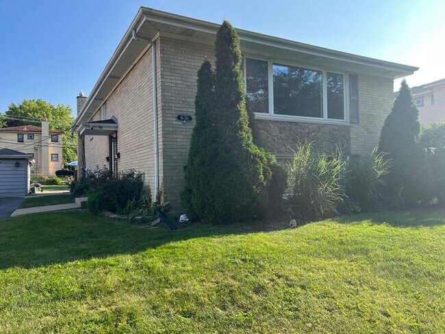 Building Photo - 761 56th St