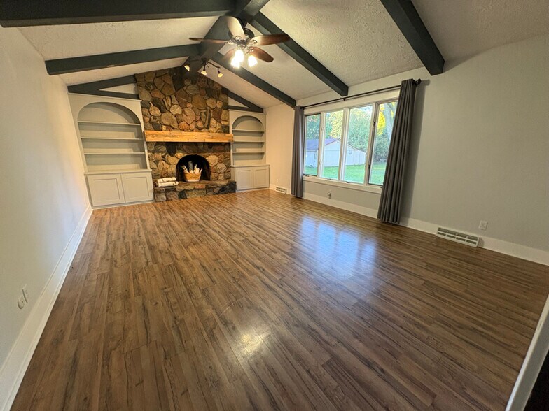 Building Photo - 272 Aniline Ave N