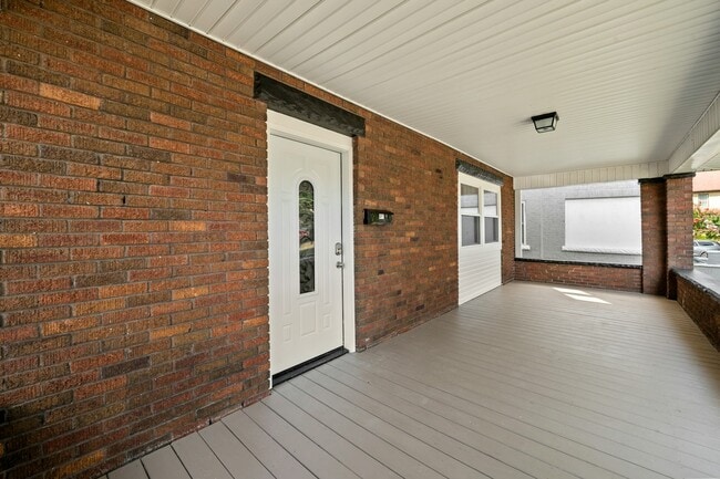 Building Photo - 1205 Charleston Ave
