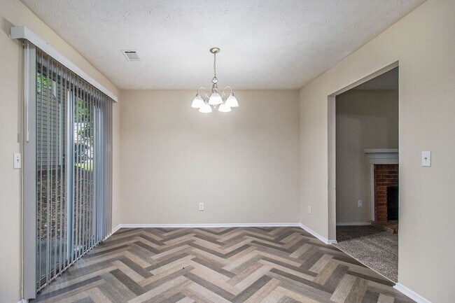 Building Photo - 3 Bedroom 2.5 Bath House