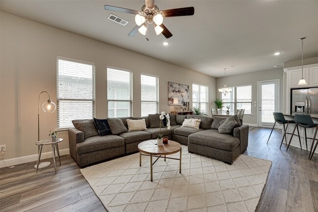 Building Photo - 1651 Sonnet Dr