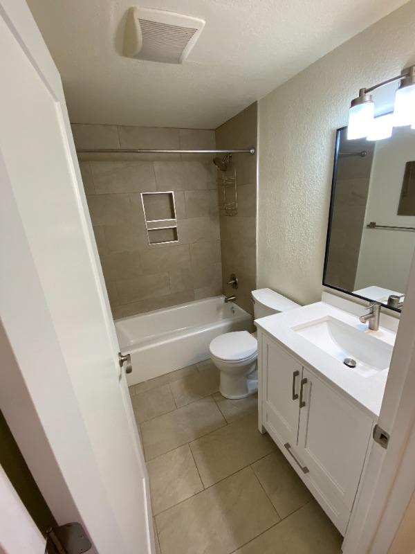 Building Photo - 1404 W Boston St