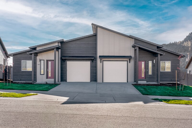 Building Photo - 124 W View Dr