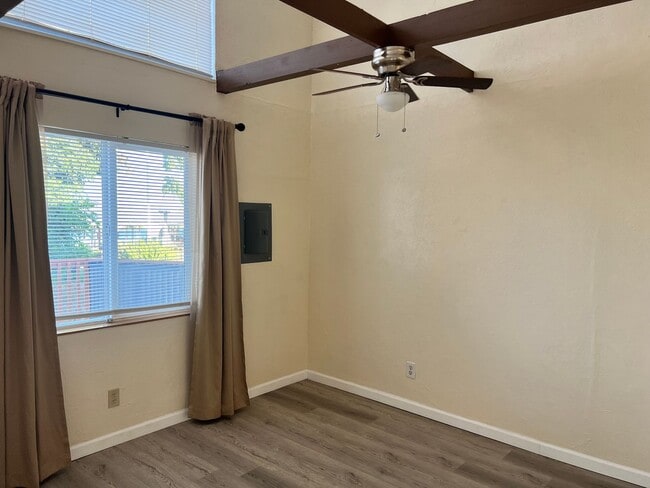 Building Photo - Delta Living