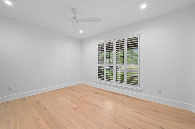 Building Photo - 4805 Greystone Dr