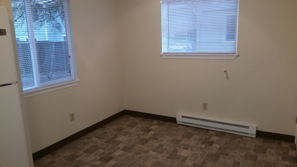 Building Photo - 1444 Salishan St SE