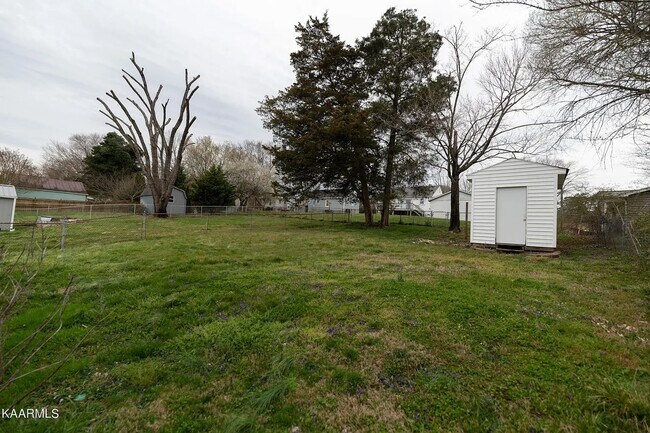 Building Photo - Updated North Knoxville Gem | Massive Fenced Yard & Prime Location!
