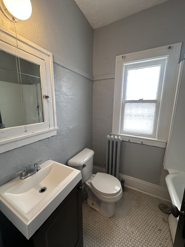 Building Photo - 1442 W 101st St