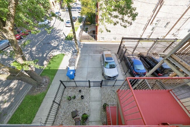 Building Photo - 2158 W Adams St