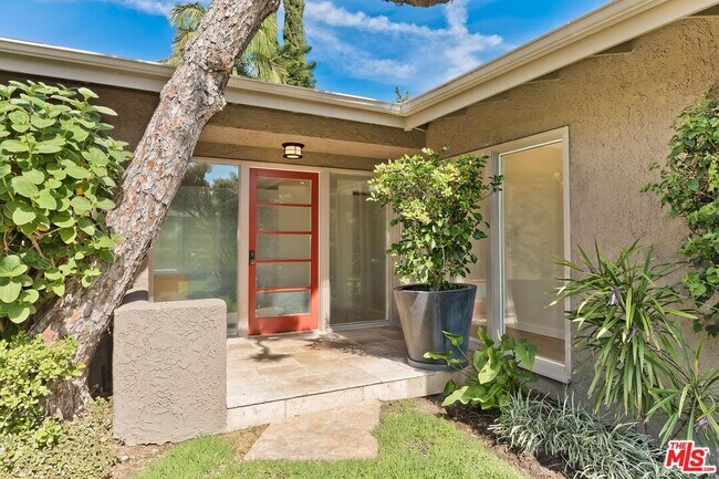 Building Photo - 2670 Carmar Dr