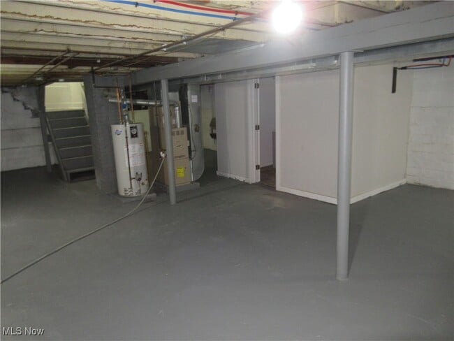 Building Photo - 3754 W 130th St