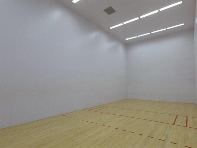 Building Photo - 5875 Friars Rd